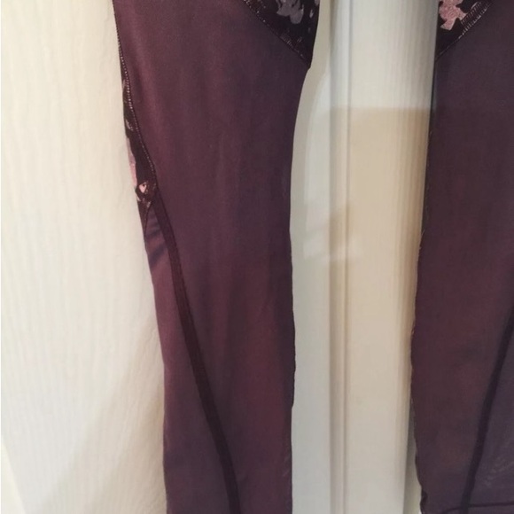 Under Armour crop leggings Print  XS NWT - Picture 7 of 9